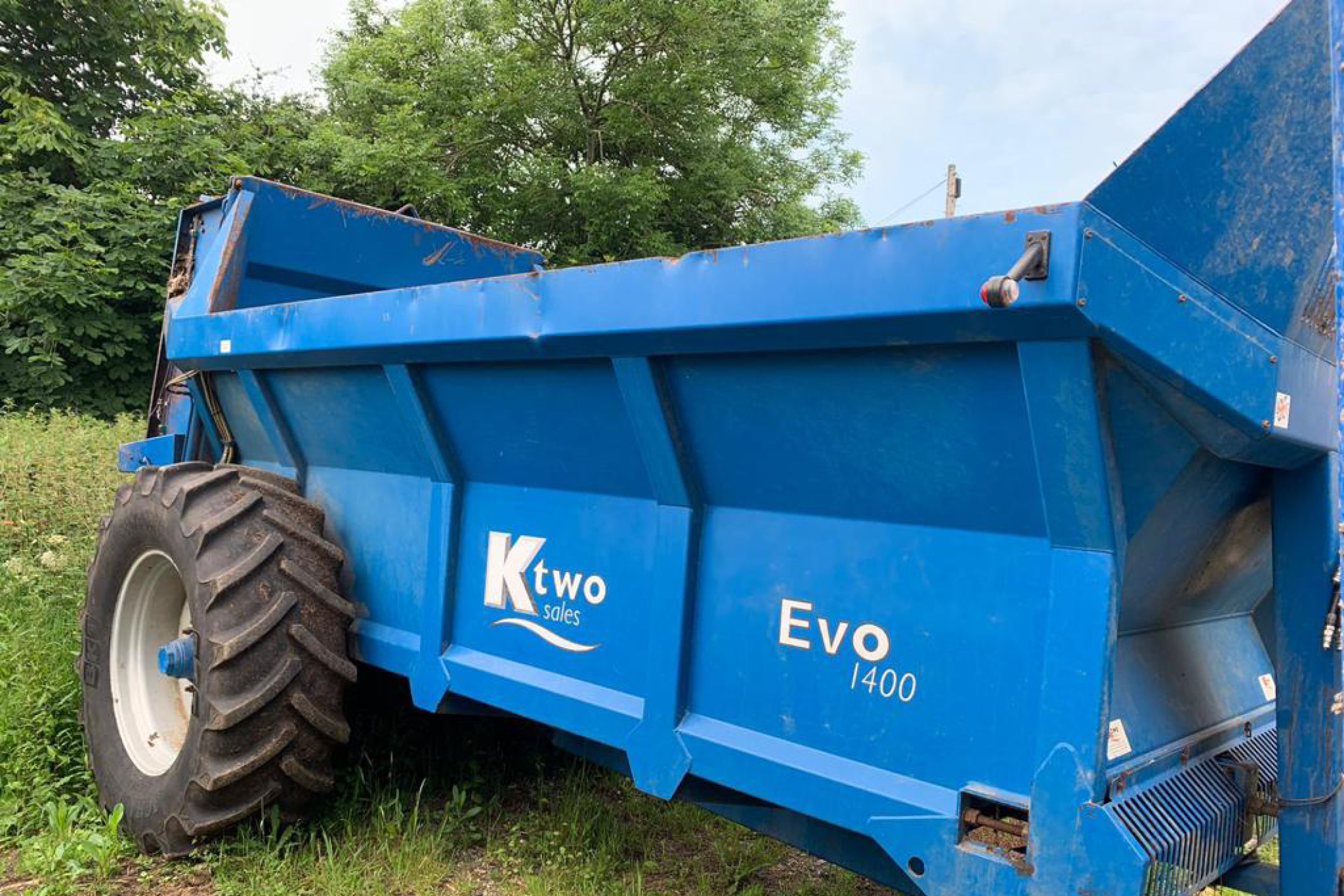 Used K Two 1400 Evo Muck spreader side view