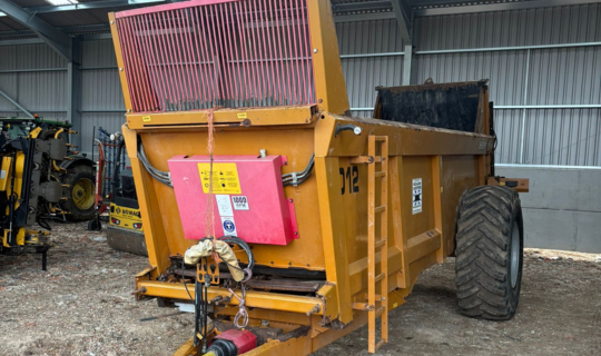 K Two 1000 Muck Spreader