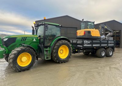 View of the NUMAC 12T trailer behind a tractor